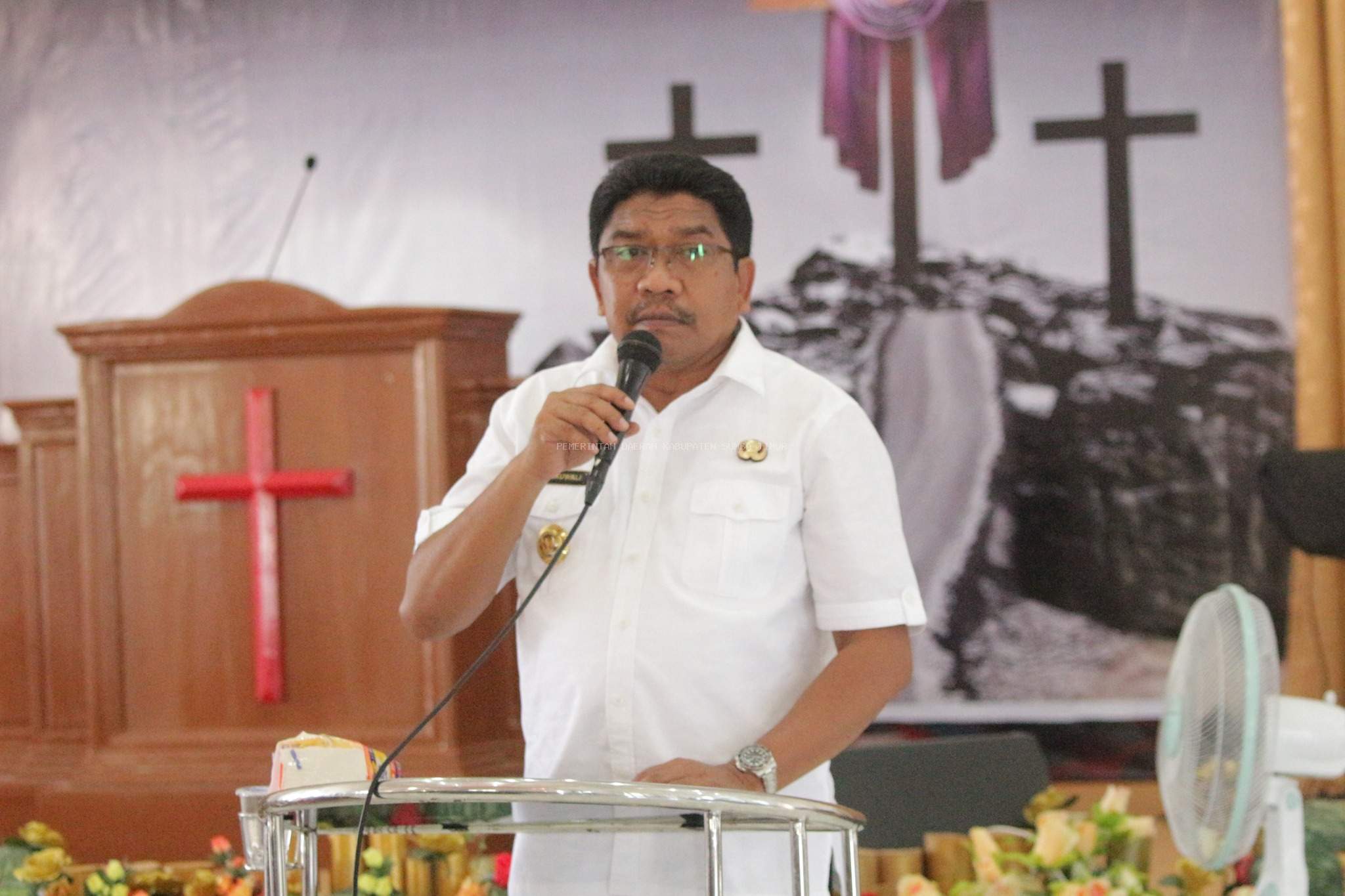 BUPATI SUMBA TIMUR HADIRI KEGIATAN LAUNCHING ALKITAB PERJANJIAN BARU DALAM BAHASA SUMBA KAMBERA